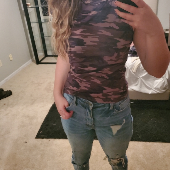Camo Turtleneck Tank - Picture 2 of 3